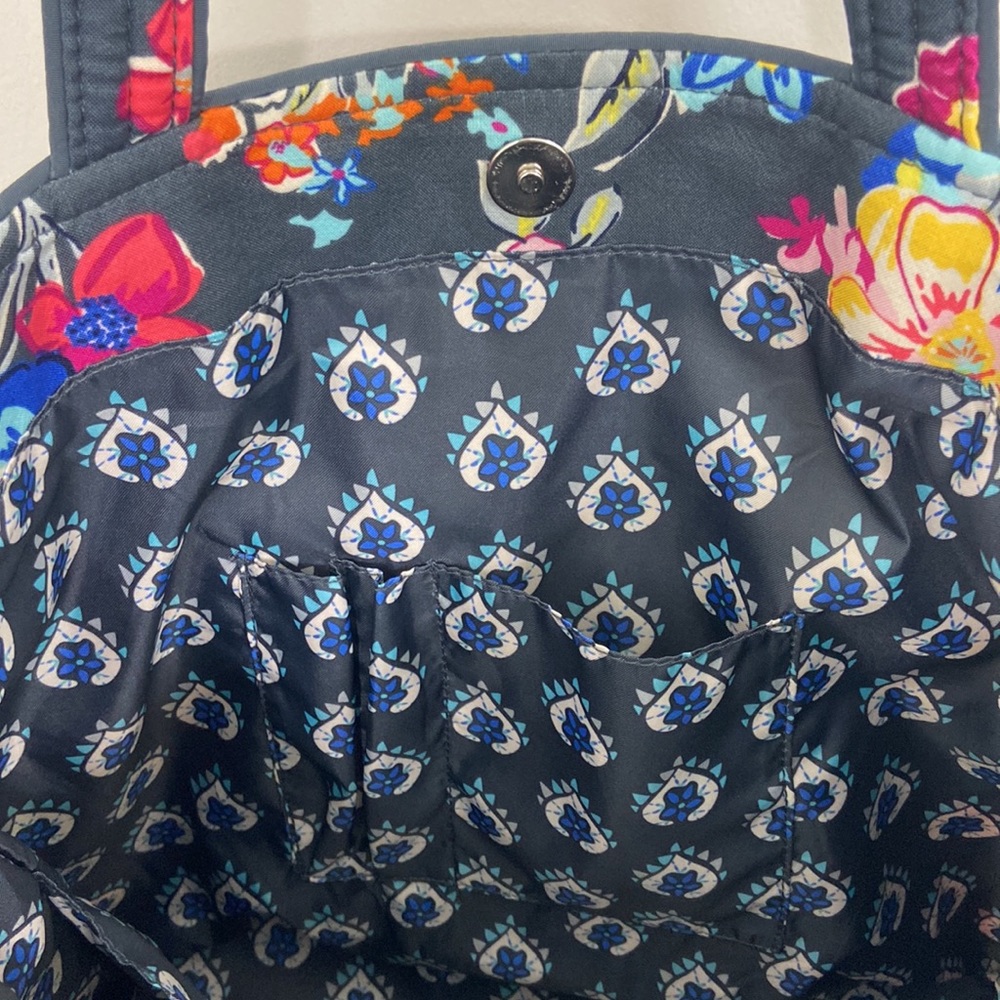 NEW Vera Bradley Tote - Picture 4 of 6